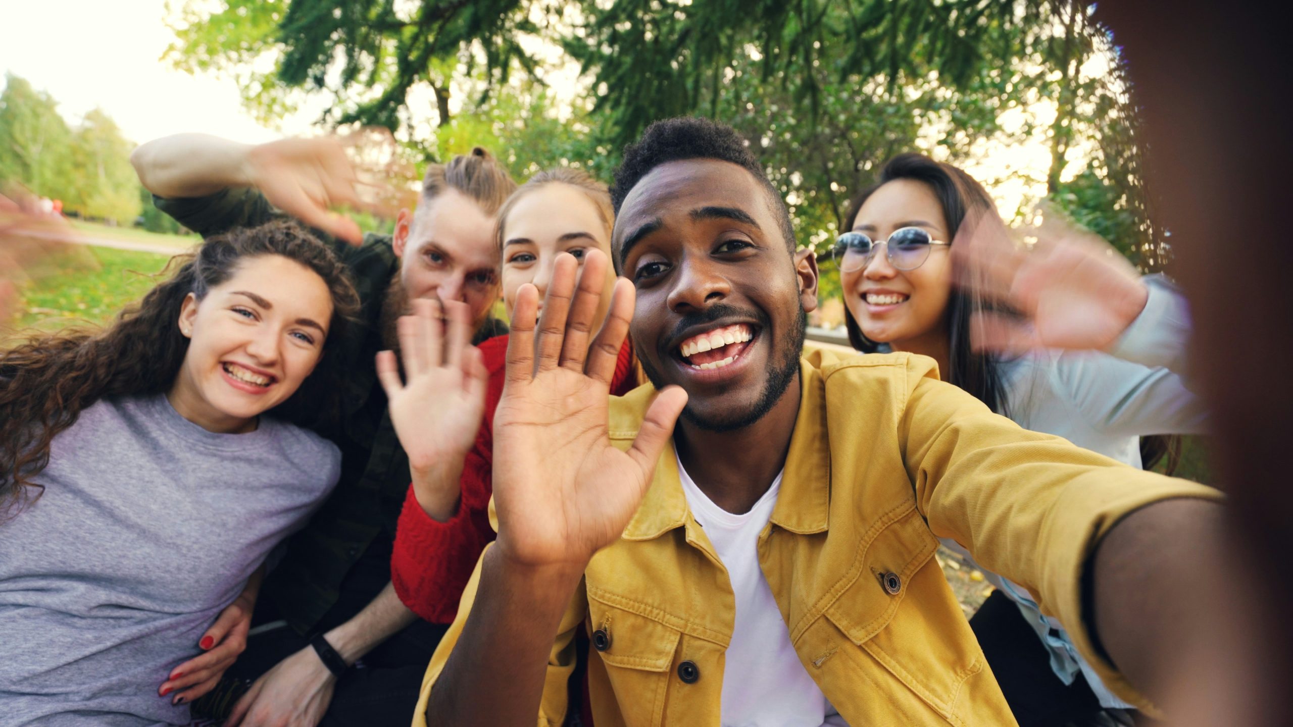 Cómo usar la IA para mejorar tus relaciones sociales